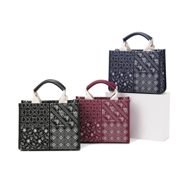 2002 Canvas - CLOSETFULLOFBAGS