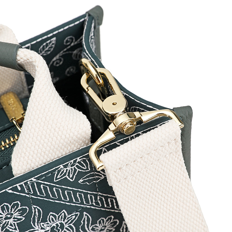 THE SMALL TOTE (2002) - CLOSETFULLOFBAGS