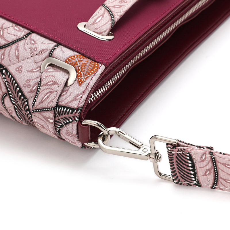 2216 - CLOSETFULLOFBAGS