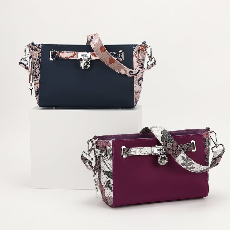 2216 - CLOSETFULLOFBAGS